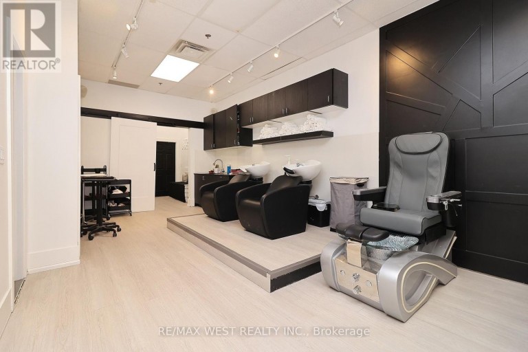 24 - 90 WINGES ROAD, Vaughan (Pine Valley Business Park), Ontario, L4L6A9