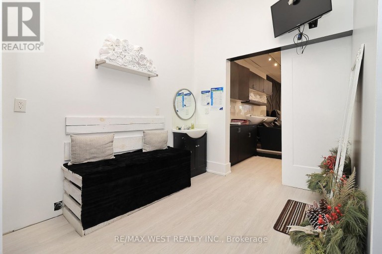 24 - 90 WINGES ROAD, Vaughan (Pine Valley Business Park), Ontario, L4L6A9