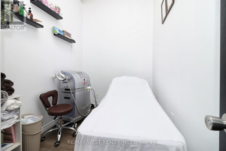 24 - 90 WINGES ROAD, Vaughan (Pine Valley Business Park), Ontario, L4L6A9