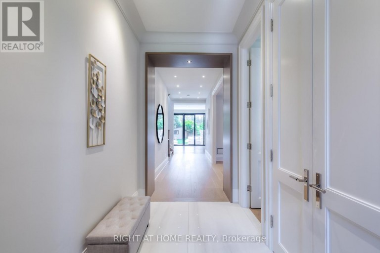 124 SHAVER AVENUE N, Toronto (Islington-City Centre West), Ontario, M9B4N8