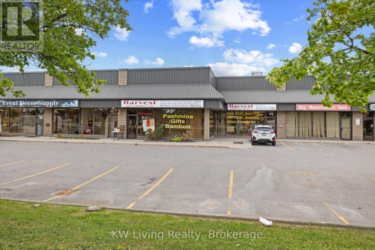 15 & 16 - 975 PACIFIC GATE, Mississauga (Northeast), Ontario, L5T1Y1