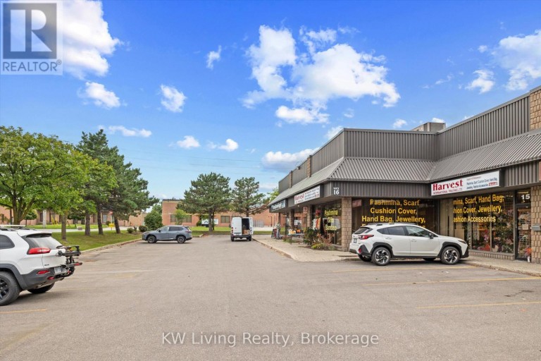 15 & 16 - 975 PACIFIC GATE, Mississauga (Northeast), Ontario, L5T1Y1