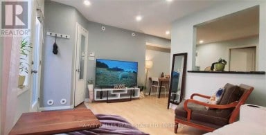 220 - 28 DOURO STREET Toronto (Niagara) Ontario photo 1