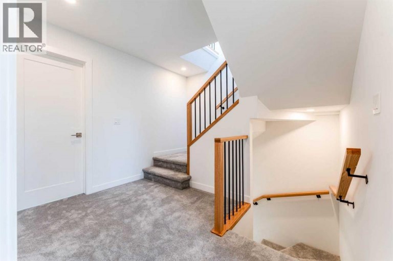 73 7 Street NE, Calgary, Alberta, T2E4B6