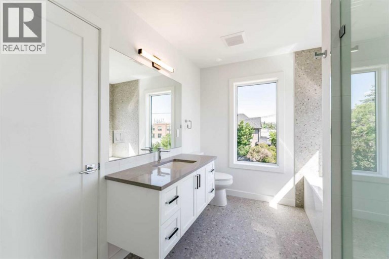 73 7 Street NE, Calgary, Alberta, T2E4B6