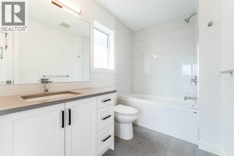 73 7 Street NE, Calgary, Alberta, T2E4B6