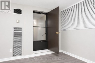 813 - 10 TAPSCOTT ROAD Toronto (Malvern) Ontario photo 12