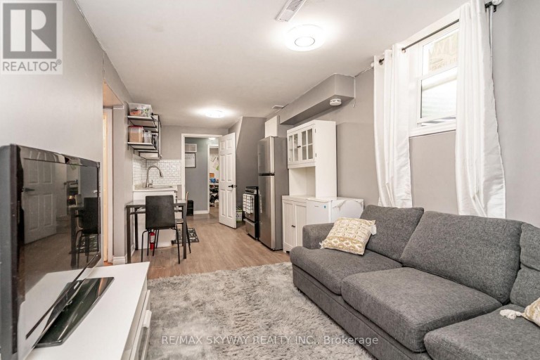 52 CHARTERS ROAD, Brampton (Madoc), Ontario, L6V2S5