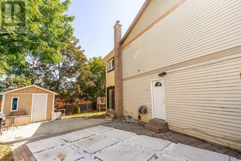 52 CHARTERS ROAD, Brampton (Madoc), Ontario, L6V2S5