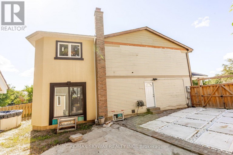 52 CHARTERS ROAD, Brampton (Madoc), Ontario, L6V2S5