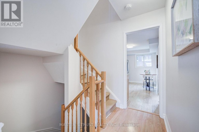 35 BARDS WALKWAY, Toronto (Pleasant View), Ontario, M2J4T8