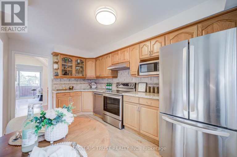 35 BARDS WALKWAY, Toronto (Pleasant View), Ontario, M2J4T8