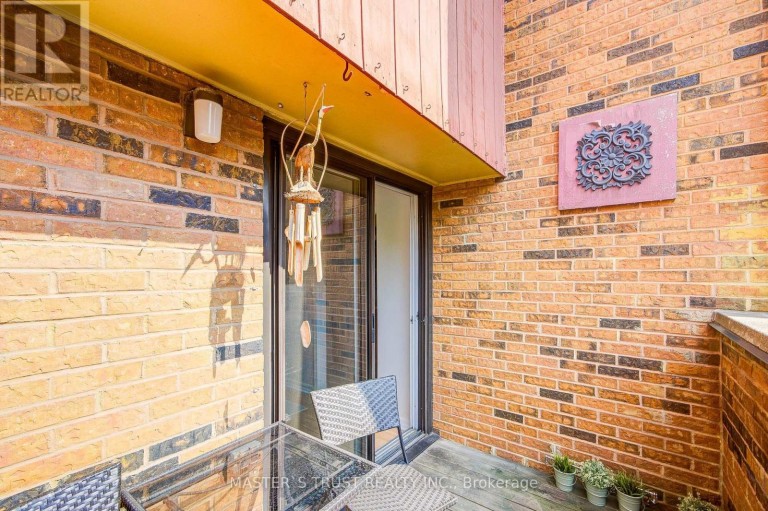 35 BARDS WALKWAY, Toronto (Pleasant View), Ontario, M2J4T8