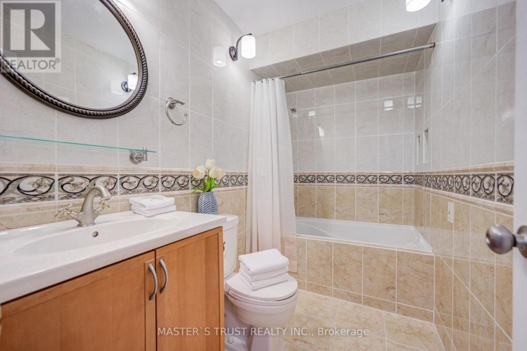 35 BARDS WALKWAY, Toronto (Pleasant View), Ontario, M2J4T8