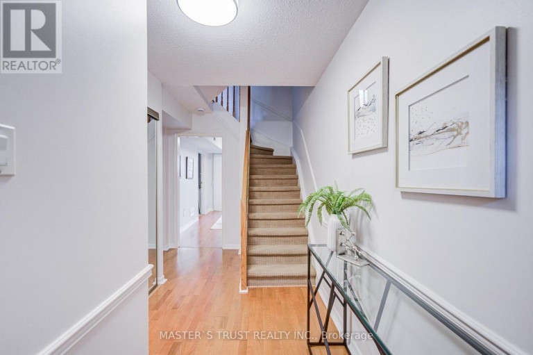 35 BARDS WALKWAY, Toronto (Pleasant View), Ontario, M2J4T8