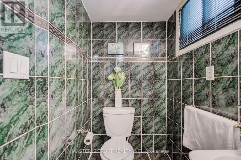 35 BARDS WALKWAY, Toronto (Pleasant View), Ontario, M2J4T8