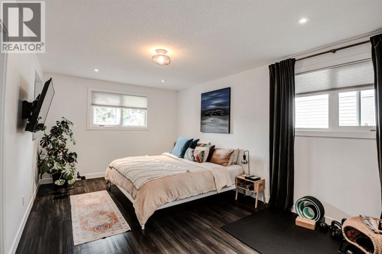 3 Glenway Drive SW, Calgary, Alberta, T3E4T7