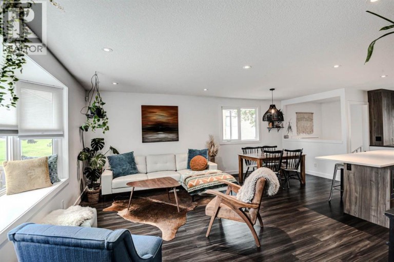 3 Glenway Drive SW, Calgary, Alberta, T3E4T7
