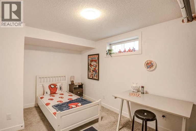 3 Glenway Drive SW, Calgary, Alberta, T3E4T7
