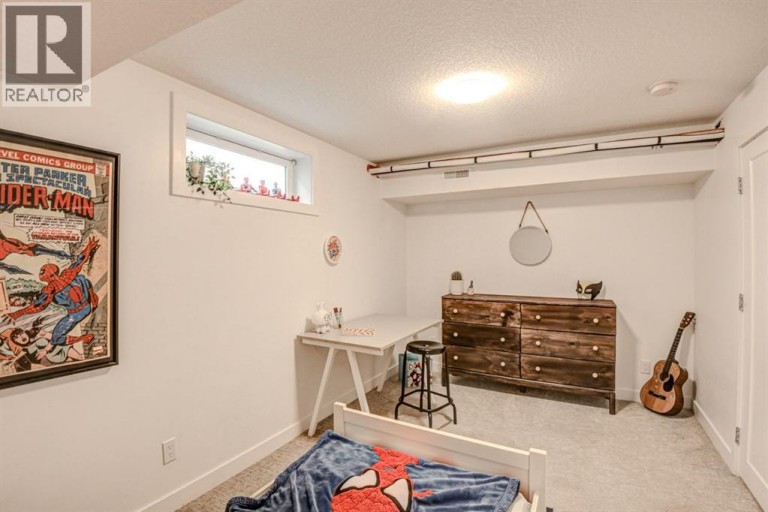 3 Glenway Drive SW, Calgary, Alberta, T3E4T7