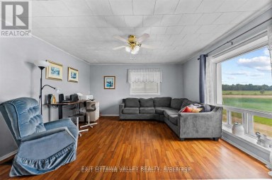 38922 41 HIGHWAY Laurentian Valley Ontario photo 13