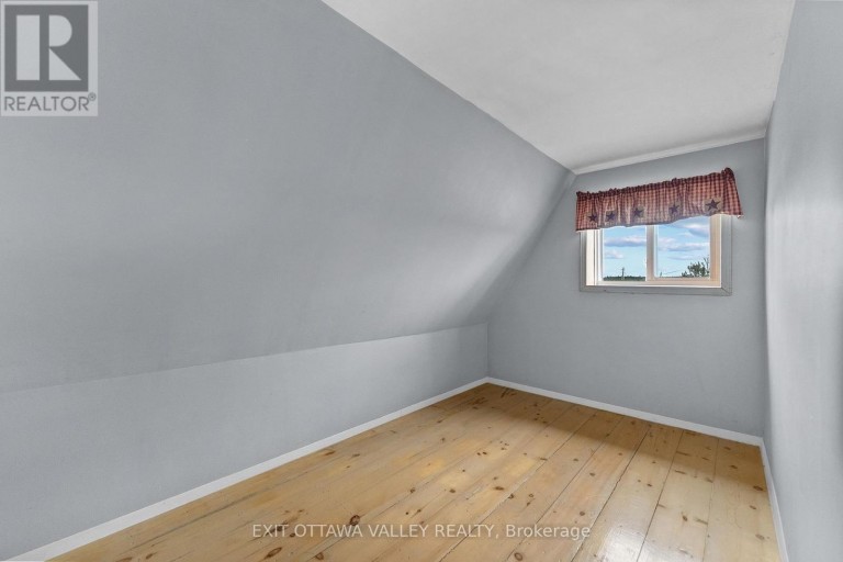 38922 41 HIGHWAY, Laurentian Valley, Ontario, K8A6W4
