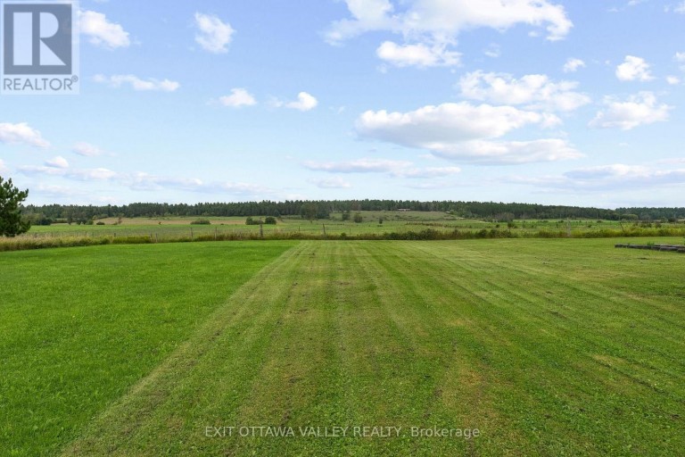 38922 41 HIGHWAY, Laurentian Valley, Ontario, K8A6W4