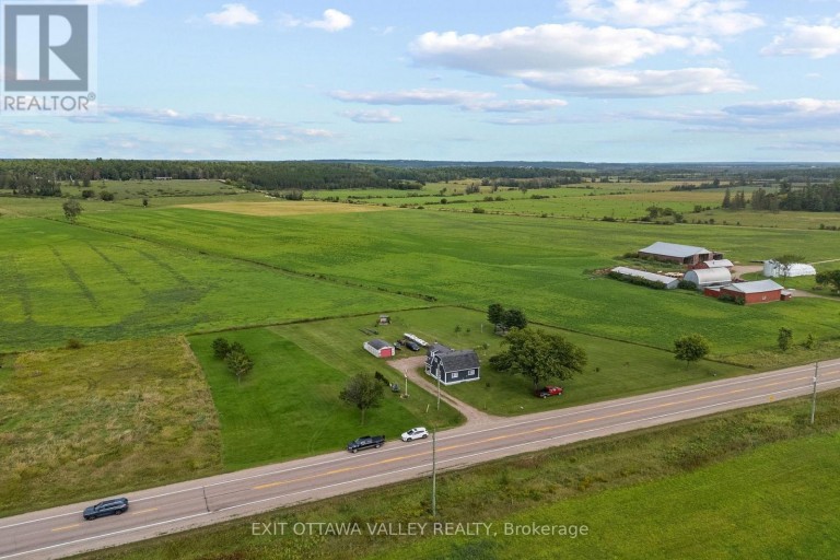 38922 41 HIGHWAY, Laurentian Valley, Ontario, K8A6W4