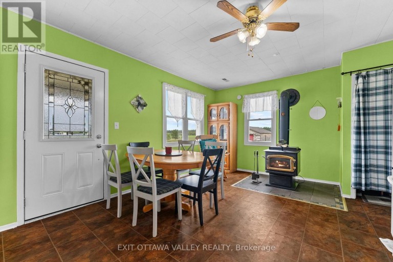 38922 41 HIGHWAY, Laurentian Valley, Ontario, K8A6W4
