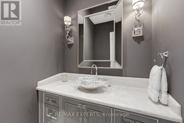 98 ENDLESS CIRCLE, Vaughan (Kleinburg), Ontario, L4H4N8
