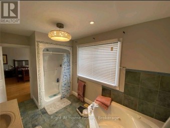 MAIN - 40 PROSPECT STREET Clarington (Bowmanville) Ontario photo 10