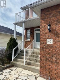 MAIN - 40 PROSPECT STREET Clarington (Bowmanville) Ontario photo 2