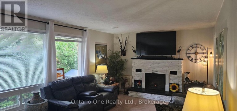 150 LOFTY PINES CRESCENT, Gravenhurst (Muskoka (S)), Ontario, P1P1M6