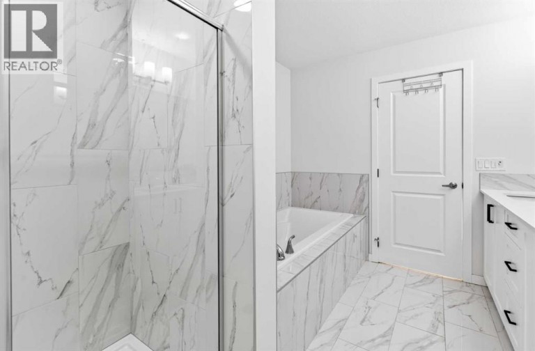 215 Mallard Grove SE, Calgary, Alberta, T3S0B1