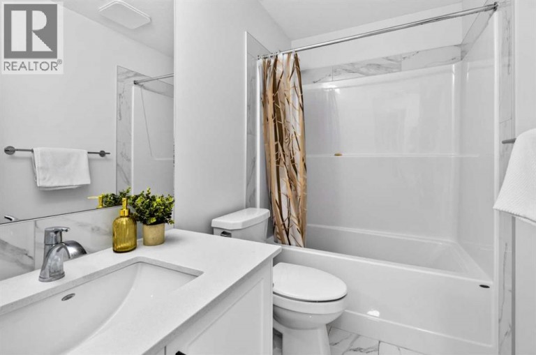 215 Mallard Grove SE, Calgary, Alberta, T3S0B1