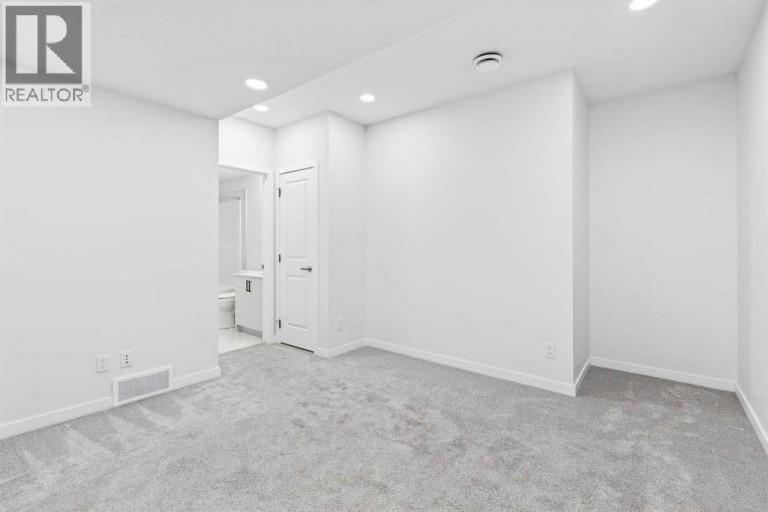 215 Mallard Grove SE, Calgary, Alberta, T3S0B1