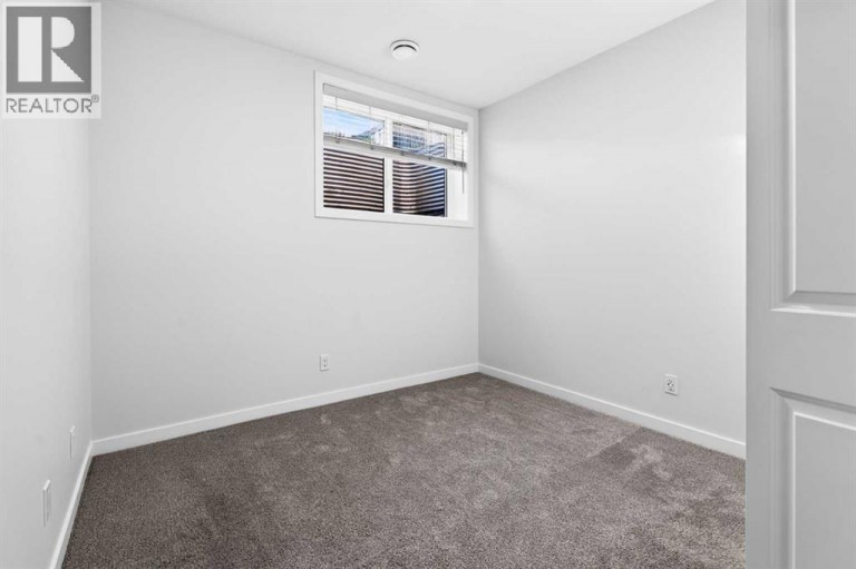 215 Mallard Grove SE, Calgary, Alberta, T3S0B1