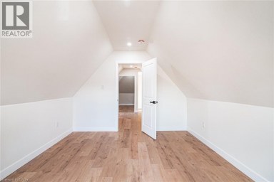 60 WILLIAM Street Hamilton Ontario photo 36