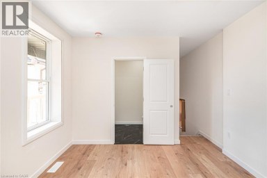 60 WILLIAM Street Hamilton Ontario photo 45