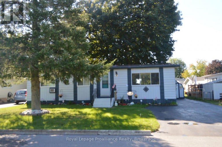 17 WARBLER LANE, Quinte West (Sidney Ward), Ontario, K8N4Z3