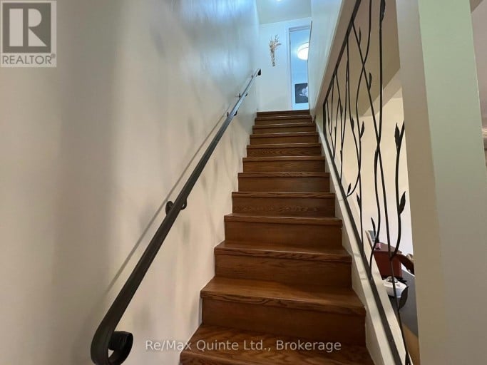 101 ROSELAND DRIVE, Quinte West (Murray Ward), Ontario, K0K1L0