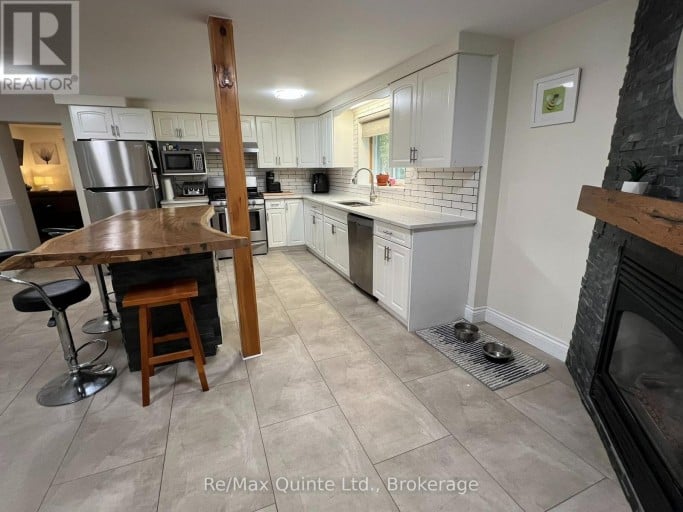 101 ROSELAND DRIVE, Quinte West (Murray Ward), Ontario, K0K1L0