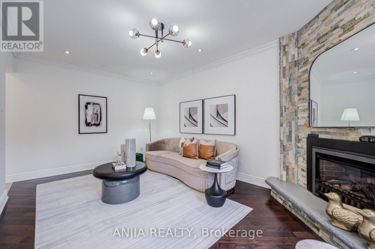 4 TOWNLEY AVENUE, Markham (Milliken Mills East), Ontario, L3S1C9