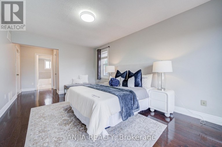 4 TOWNLEY AVENUE, Markham (Milliken Mills East), Ontario, L3S1C9