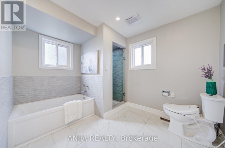 4 TOWNLEY AVENUE, Markham (Milliken Mills East), Ontario, L3S1C9