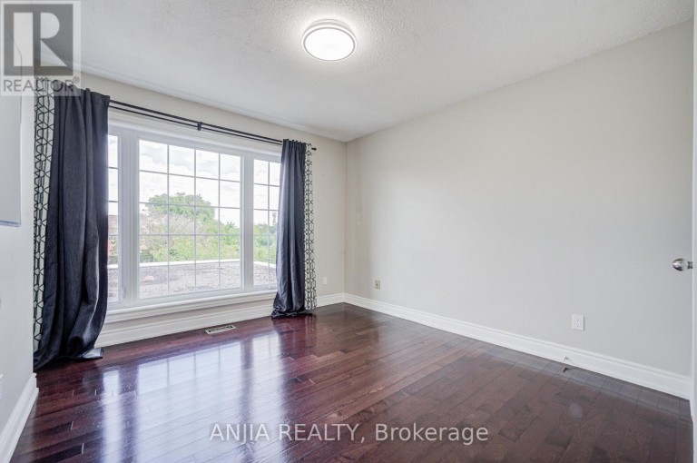 4 TOWNLEY AVENUE, Markham (Milliken Mills East), Ontario, L3S1C9