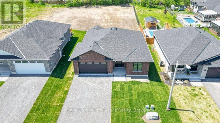8 DUNMOR STREET, Stirling-Rawdon (Stirling Ward), Ontario, K0K3E0
