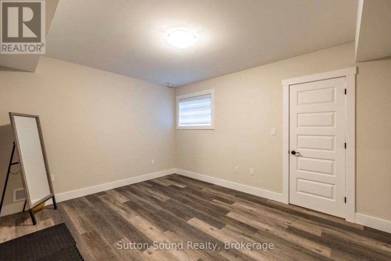 2545 9TH AVENUE E, Owen Sound, Ontario, N4K3H4
