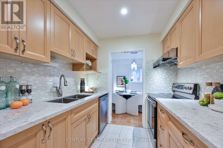 19 ASPENWOOD DRIVE, Toronto (Hillcrest Village), Ontario, M2H3E1