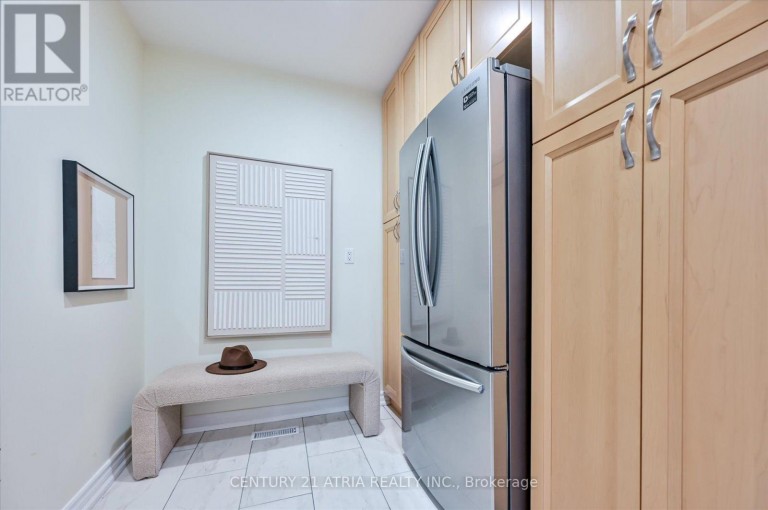 19 ASPENWOOD DRIVE, Toronto (Hillcrest Village), Ontario, M2H3E1